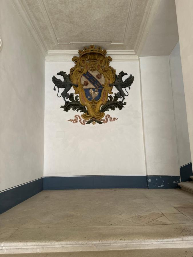 Casa Colonna - Suite Della Torre L'Aquila Eksteriør billede