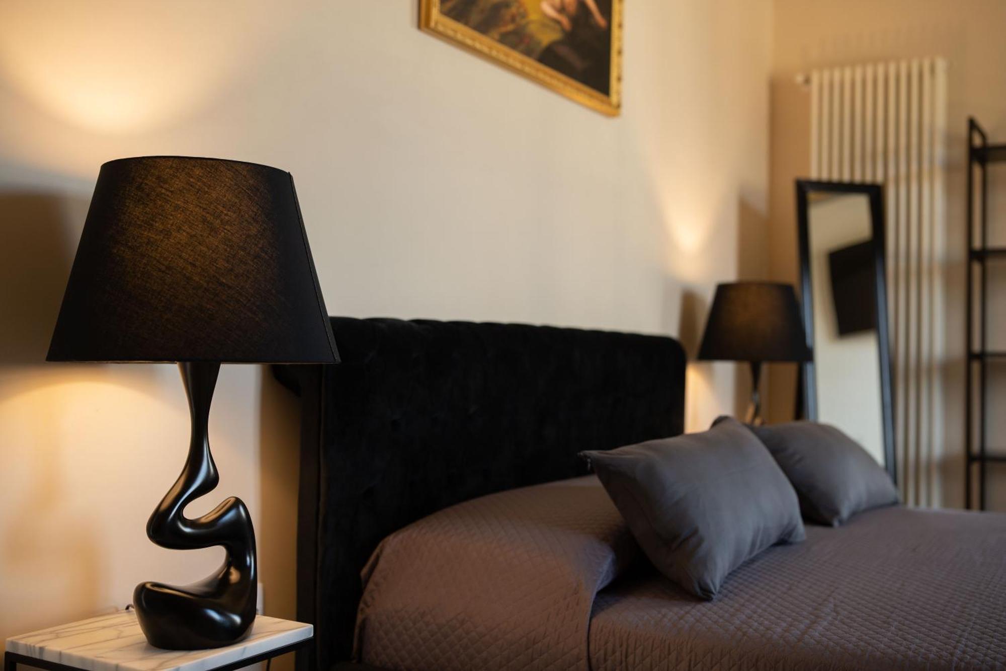 Casa Colonna - Suite Della Torre L'Aquila Eksteriør billede